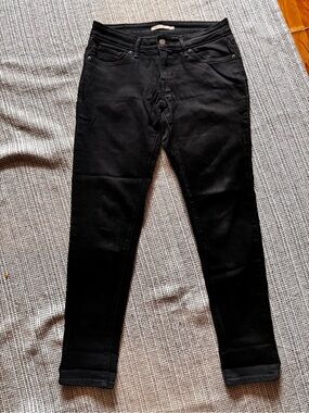 811 Levi’s Black Slim Jeans